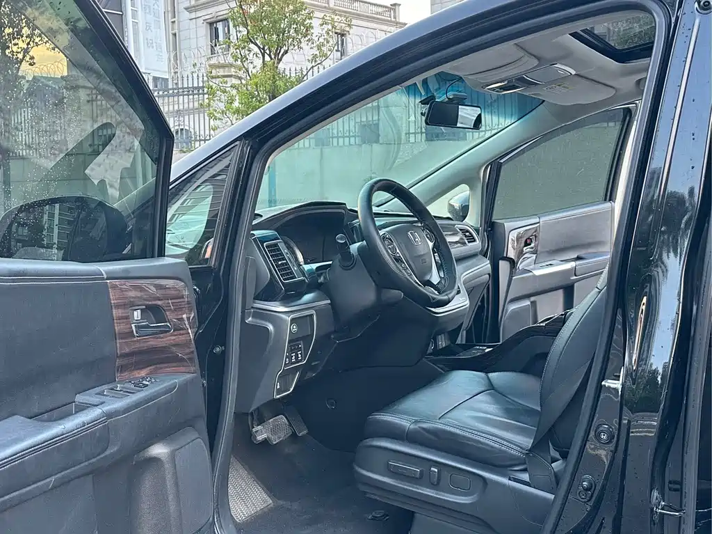 Honda Elysion — миниатюра 10