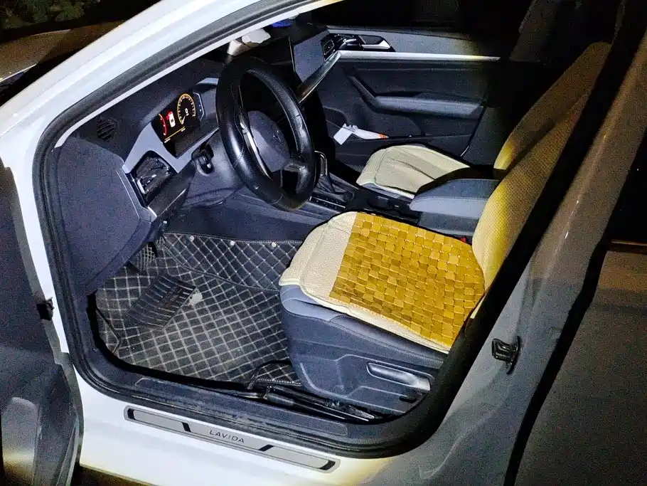 Volkswagen Lavida — миниатюра 9