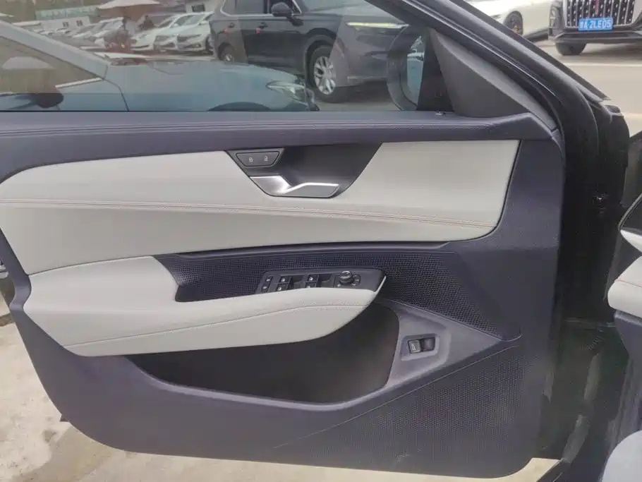 Volkswagen Passat — миниатюра 7