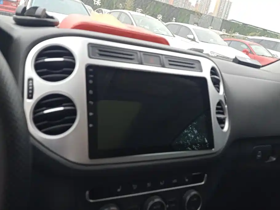 Volkswagen Tiguan — миниатюра 13