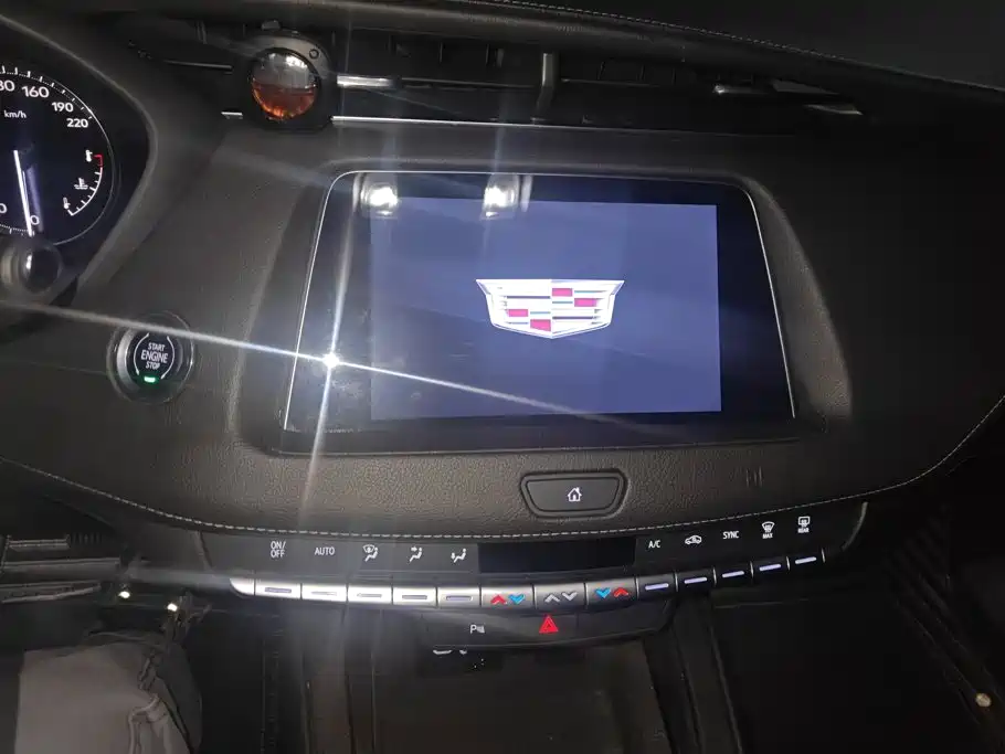 Cadillac XT4 — миниатюра 13