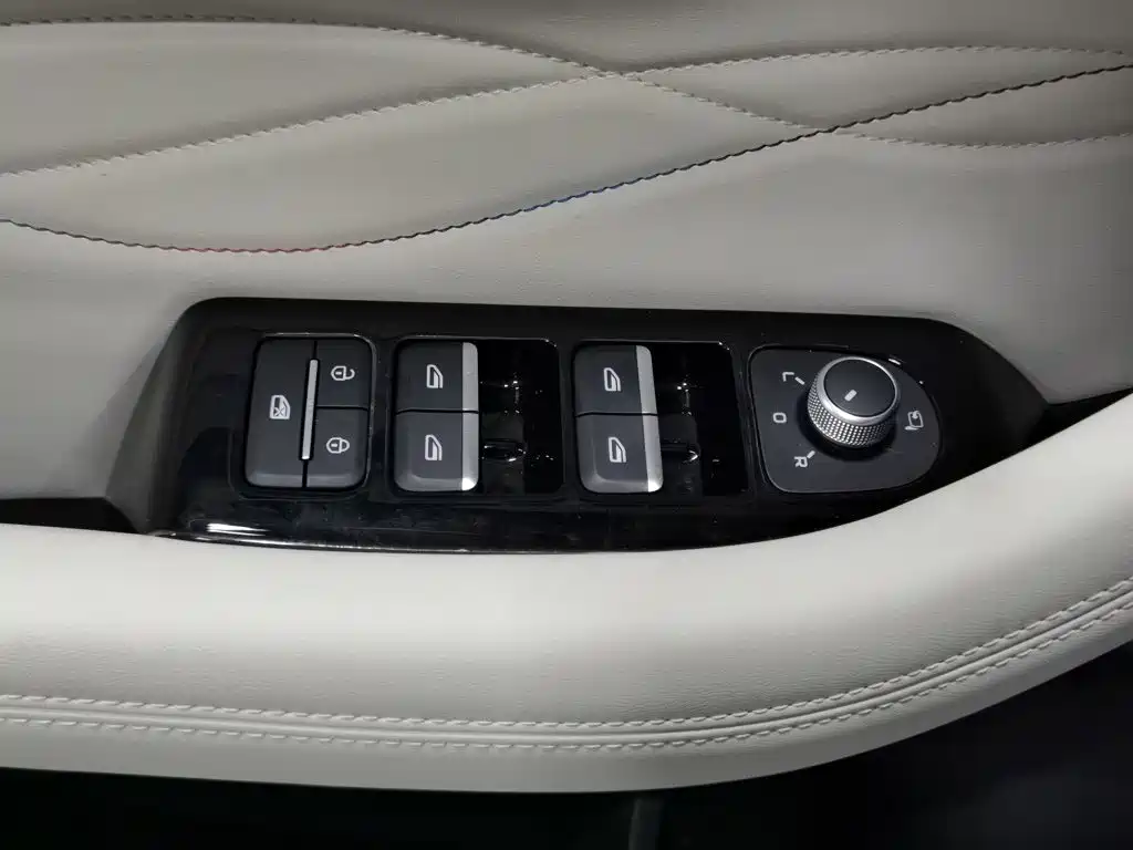 Geely Xingyue L — миниатюра 9