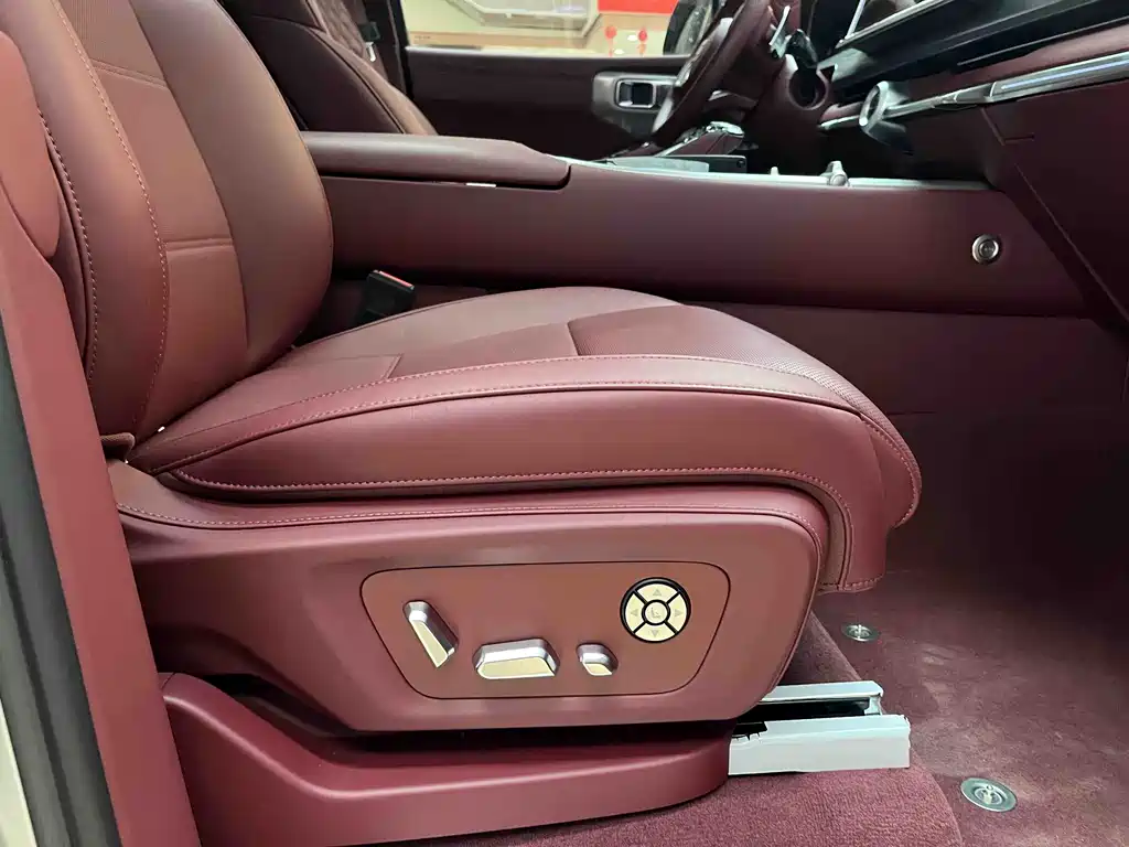 TANK TANK 700 NEW ENERGY