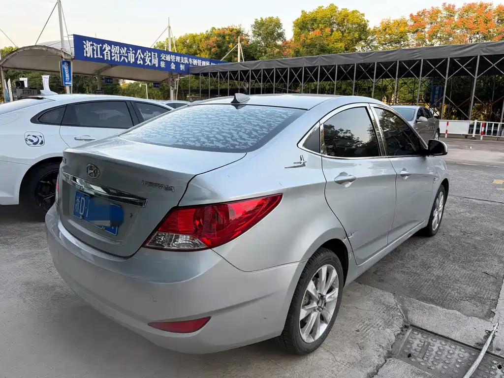 Hyundai Verna — миниатюра 3