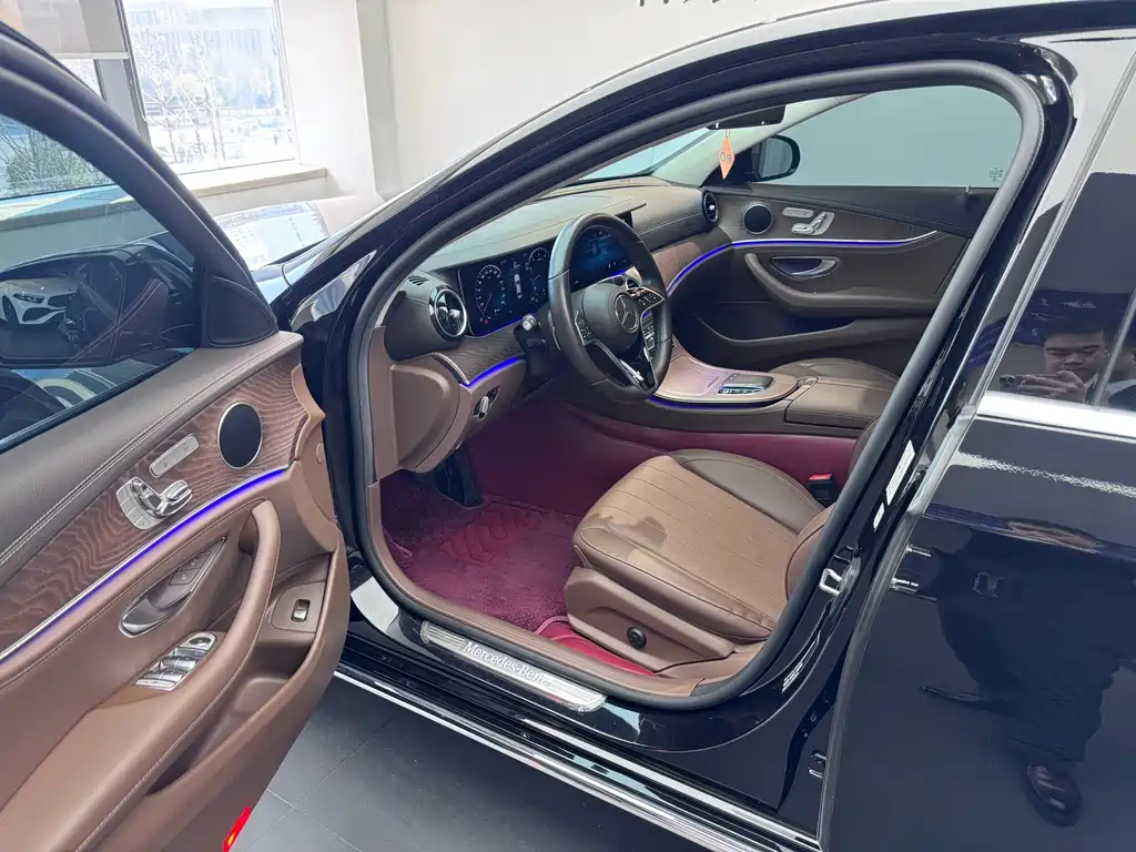 MERCEDES-BENZ E CLASS