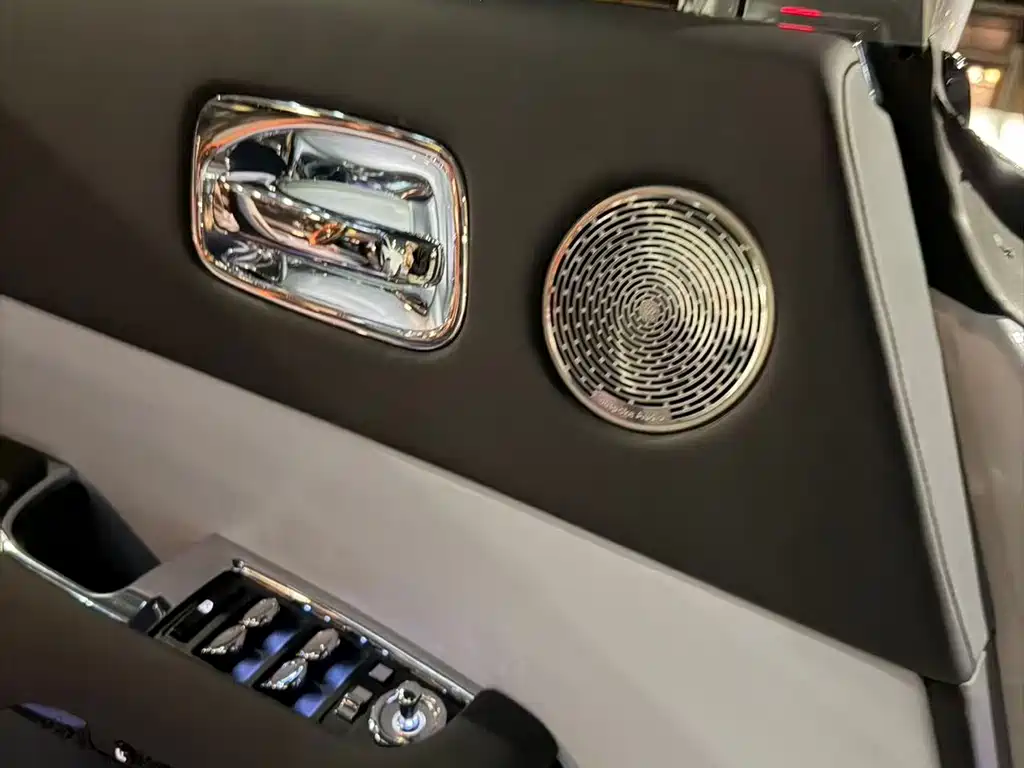 Rolls-Royce Wraith — миниатюра 5