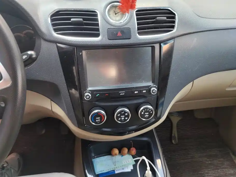 Wuling Hongguang — миниатюра 13