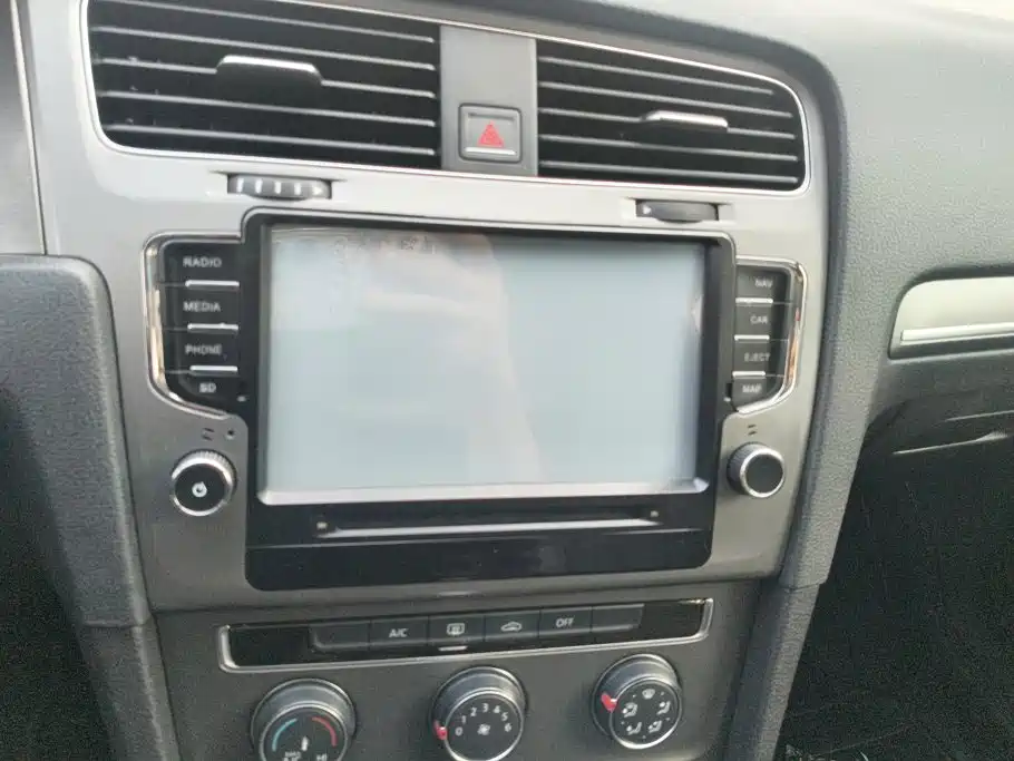 Volkswagen Golf — миниатюра 13