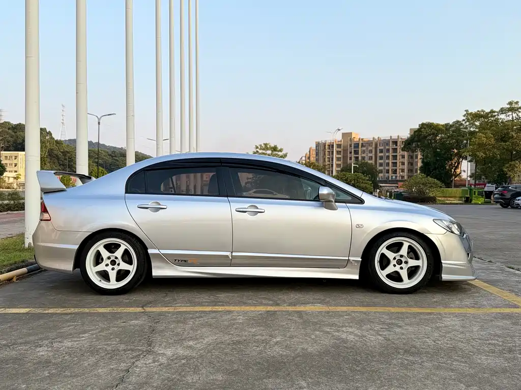 Honda Civic — миниатюра 10
