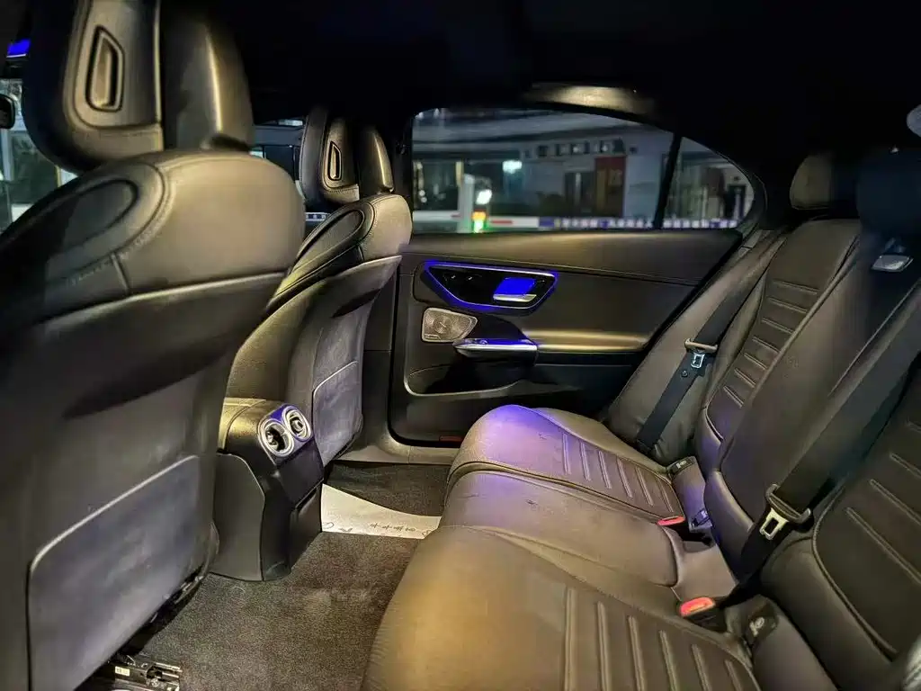 Mercedes-Benz C-Class — миниатюра 5