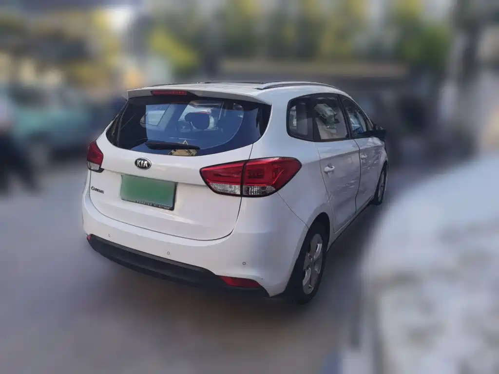 Kia Carens — миниатюра 4