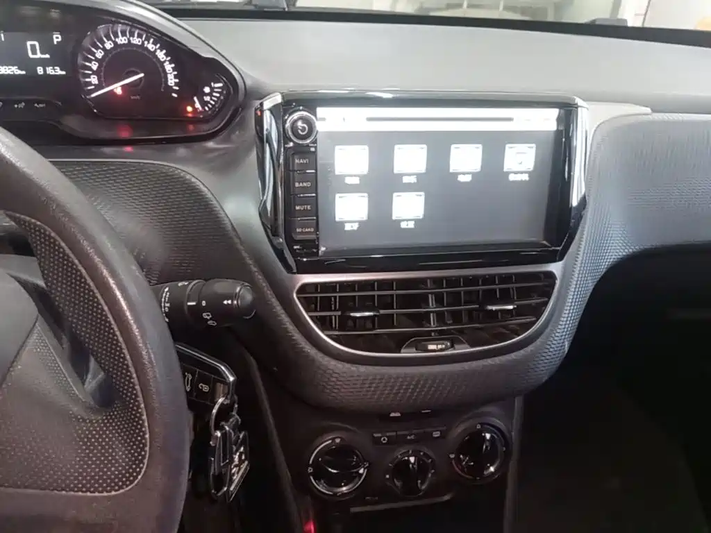 Peugeot 2008 — миниатюра 13