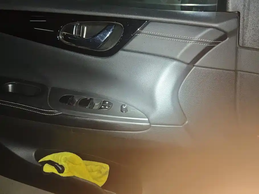 Nissan Tiida — миниатюра 7