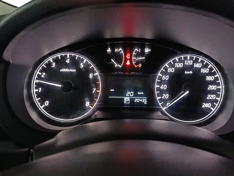 Nissan Tiida — миниатюра 14