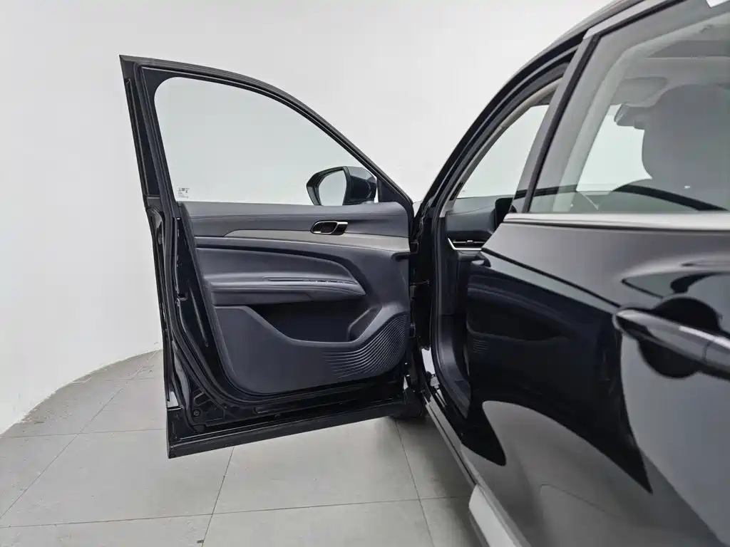 Ford Equator Sport — миниатюра 8