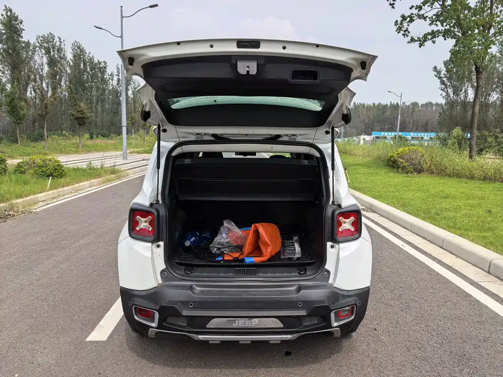 Jeep Renegade — миниатюра 15