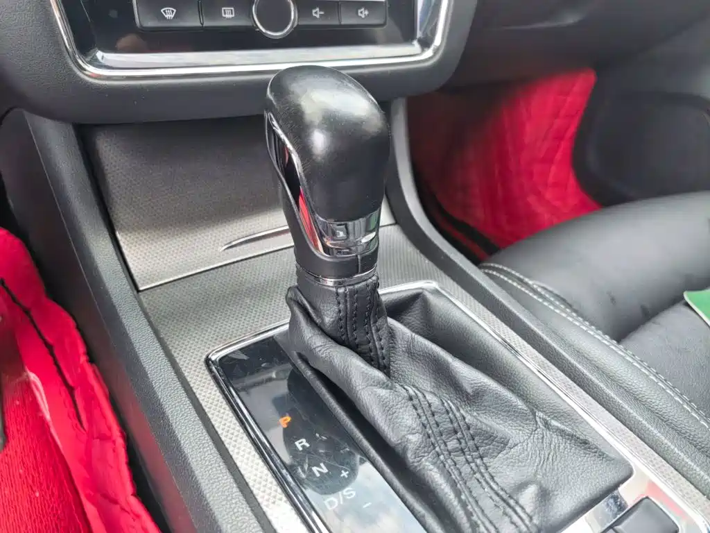 Roewe i6 Classic — миниатюра 10