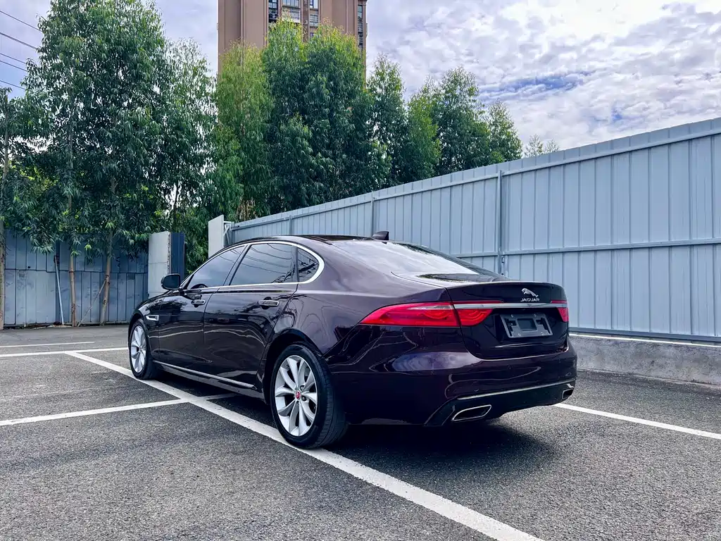Jaguar XFL — миниатюра 6