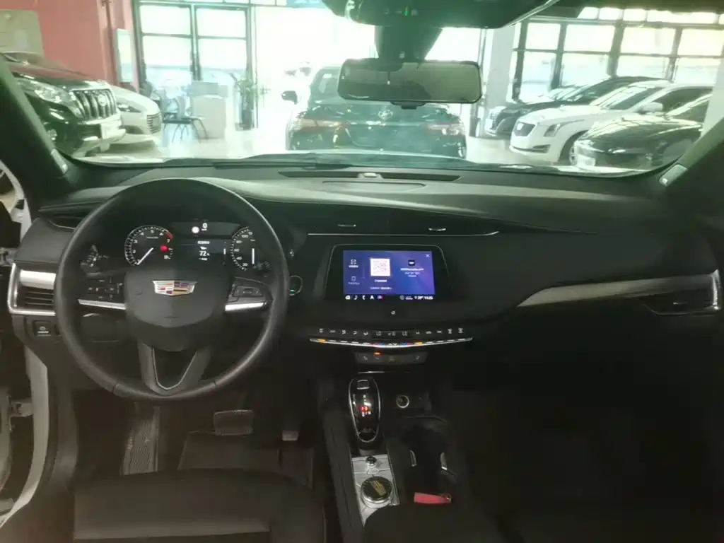 Cadillac XT4 — миниатюра 10