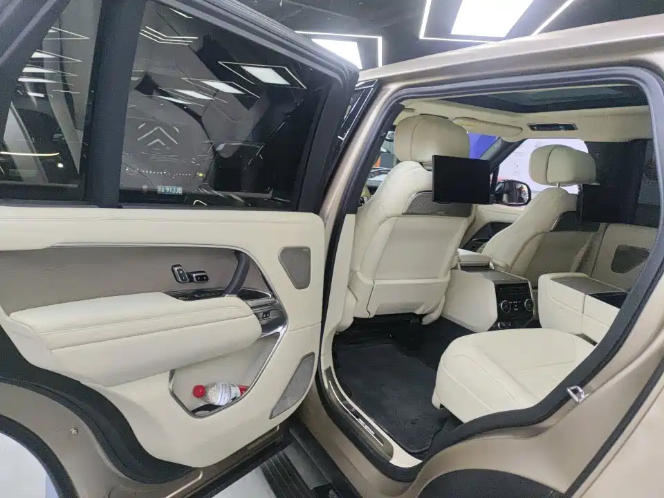 Land Rover Range Rover — миниатюра 6