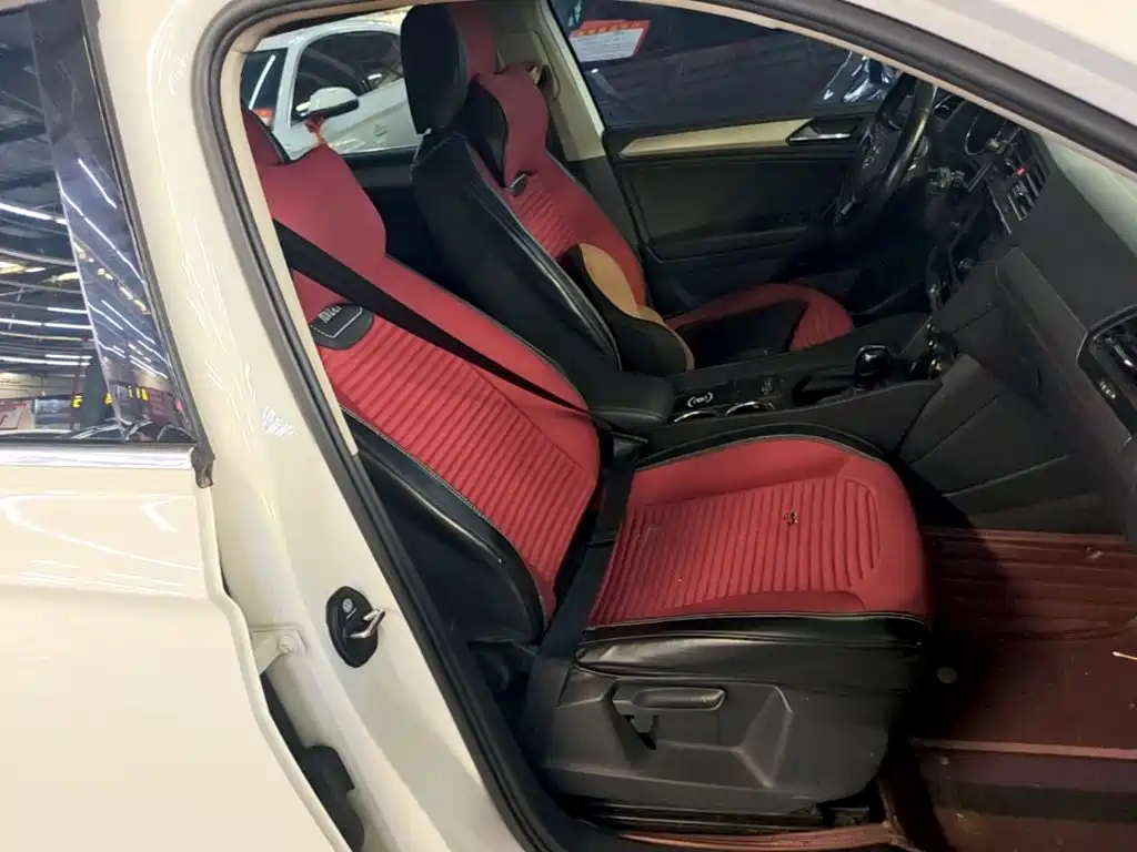 Volkswagen Tiguan L — миниатюра 25