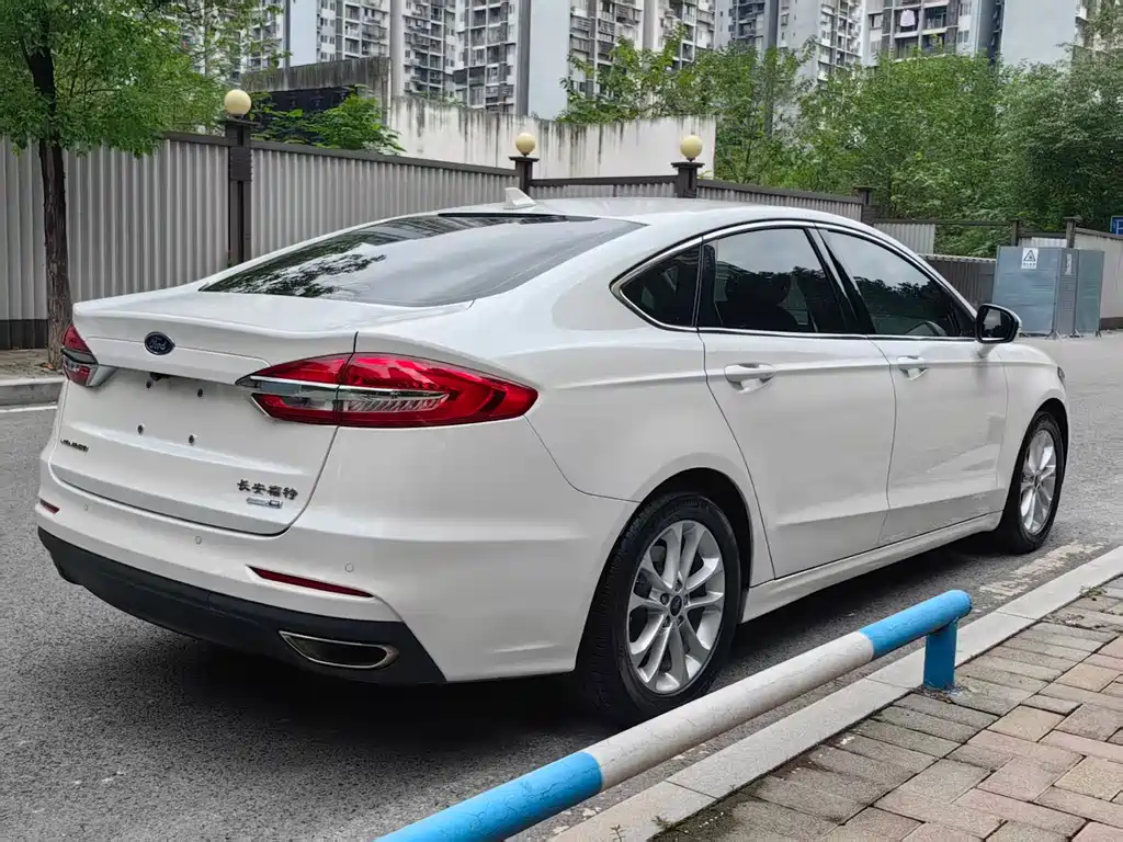 Ford Mondeo — миниатюра 5