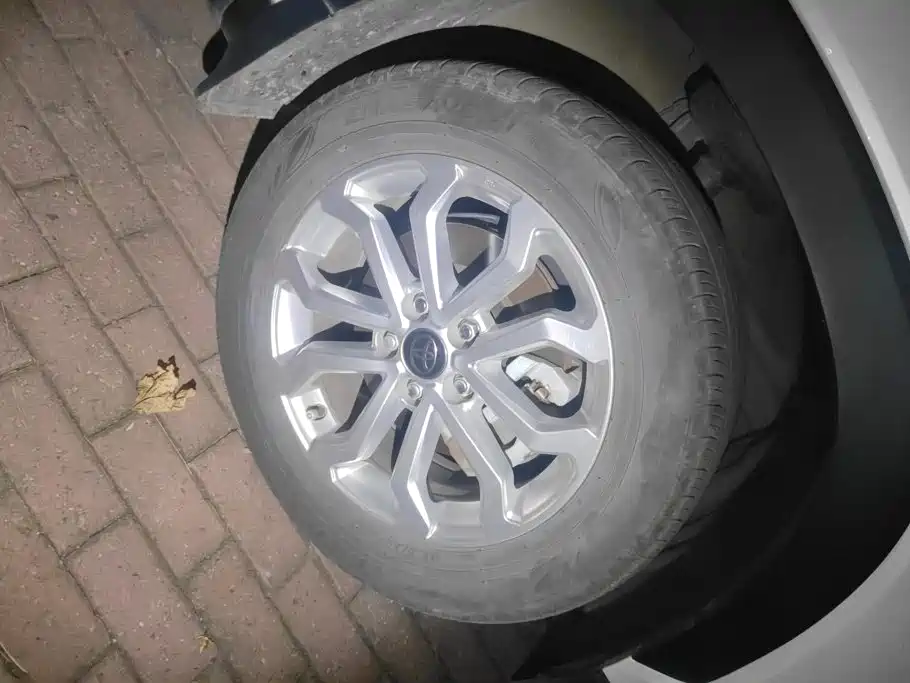Toyota Frontlander — миниатюра 6