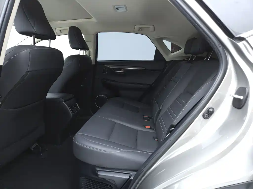 Lexus NX — миниатюра 9