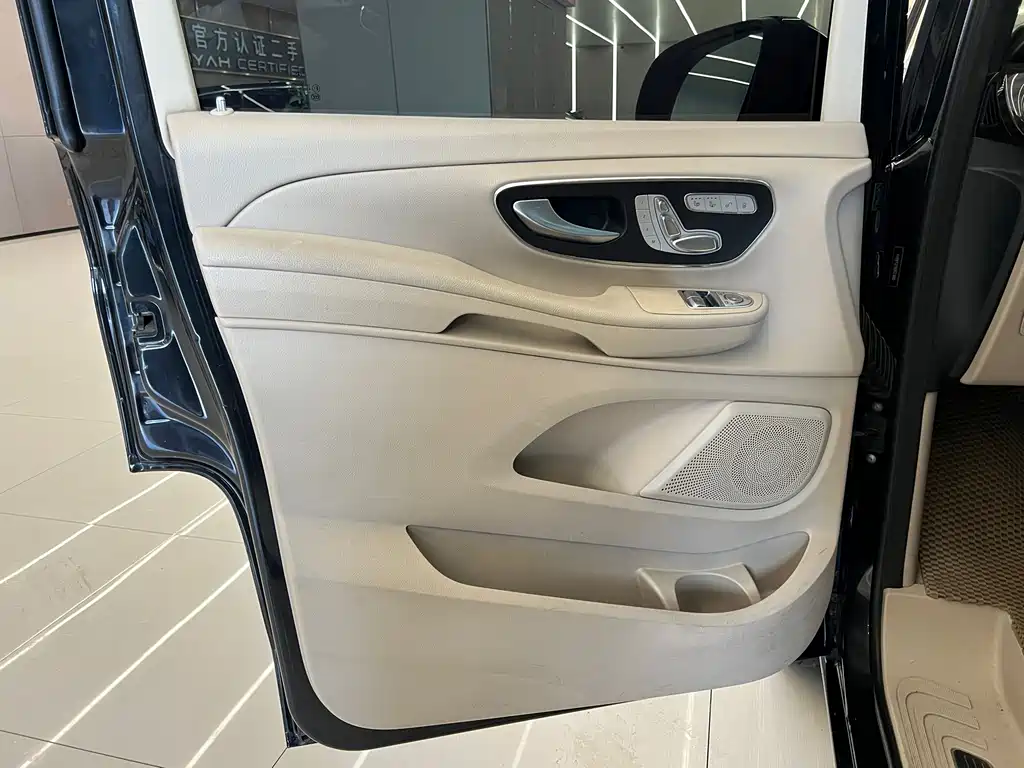 Mercedes-Benz V-Class — миниатюра 9