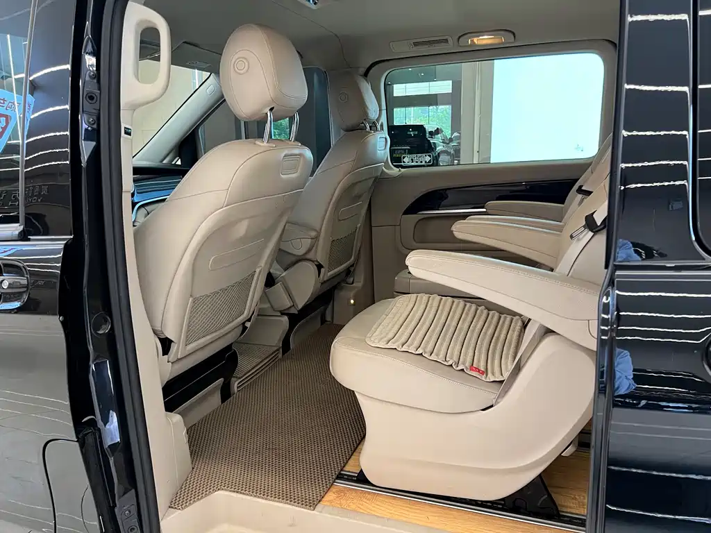 Mercedes-Benz V-Class — миниатюра 18