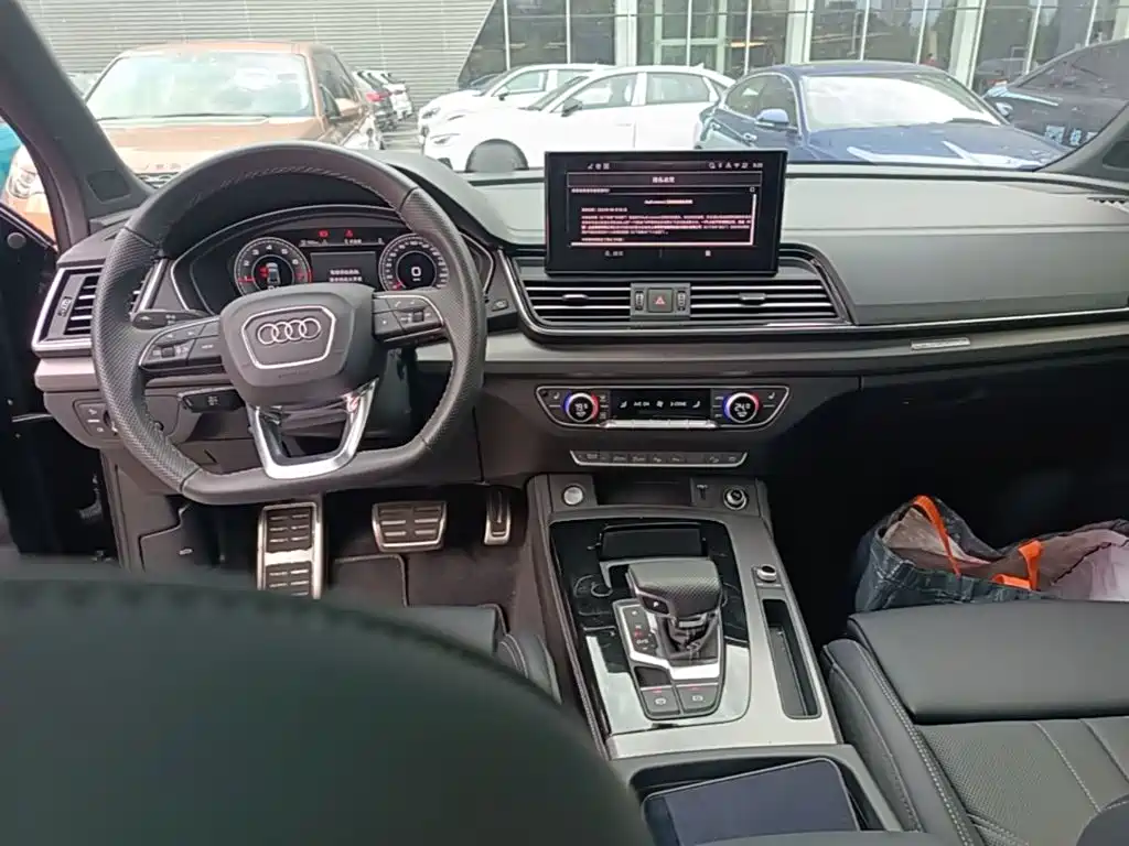 Audi Q5L — миниатюра 10