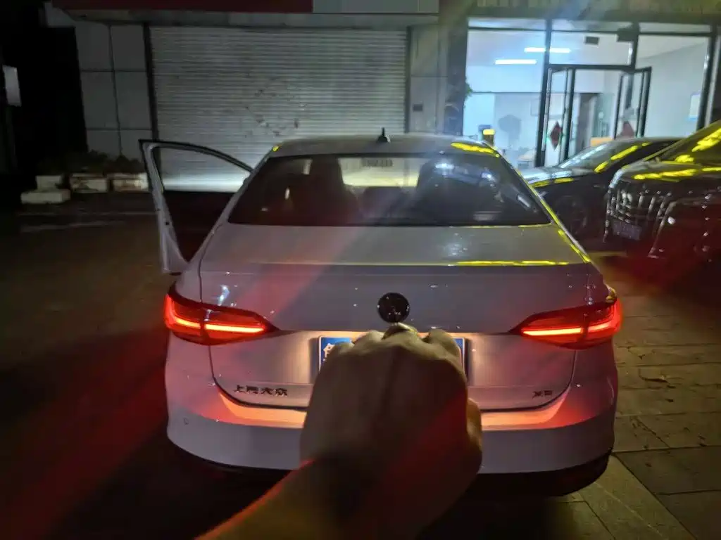 Volkswagen Lavida — миниатюра 3