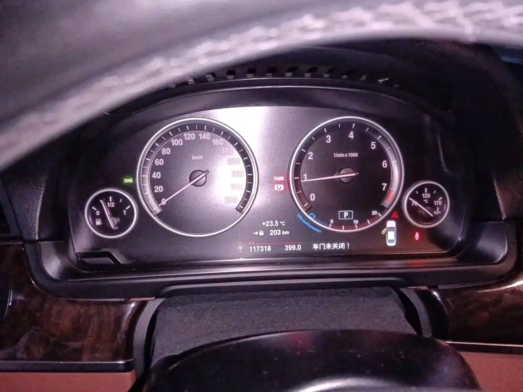 BMW 5 Series — миниатюра 7
