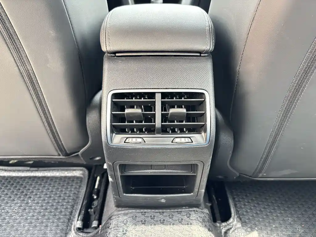 Peugeot 408 — миниатюра 15