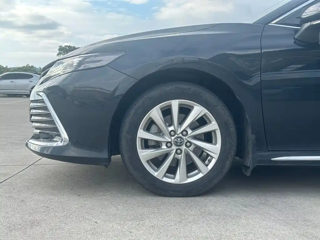Toyota Camry — миниатюра 4