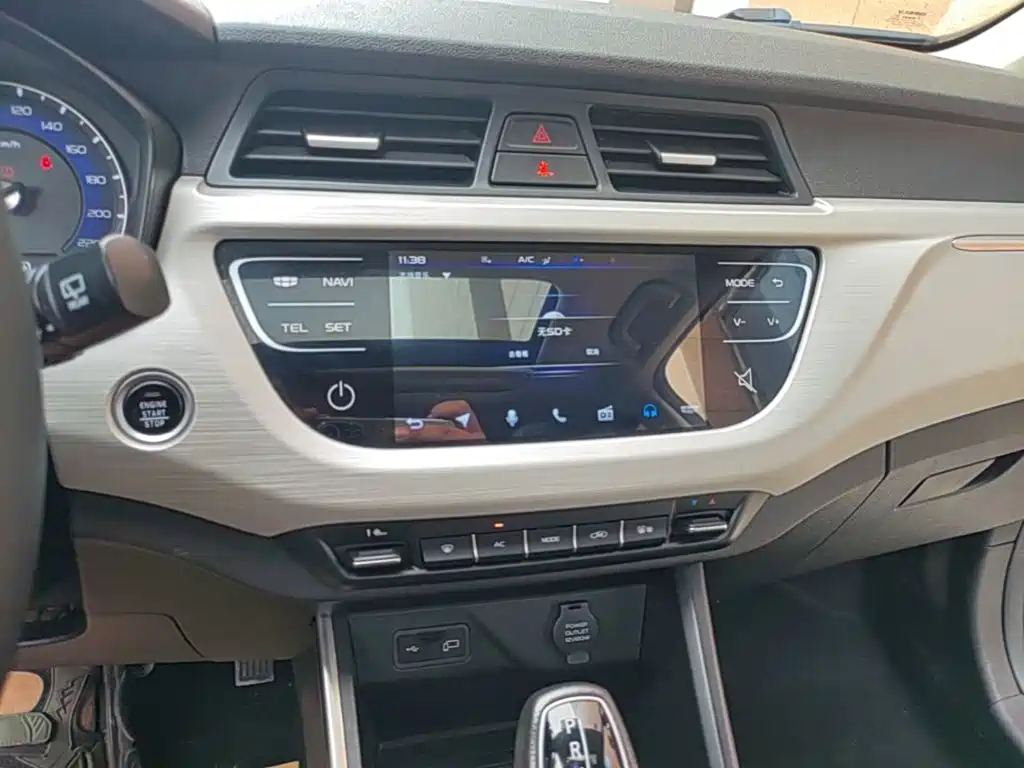 Geely Vision X3 — миниатюра 13