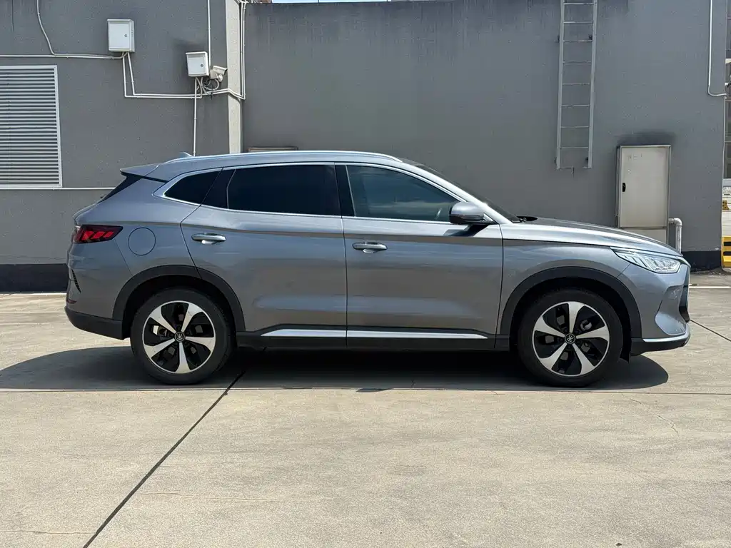 BYD PLUS New Energy — миниатюра 4
