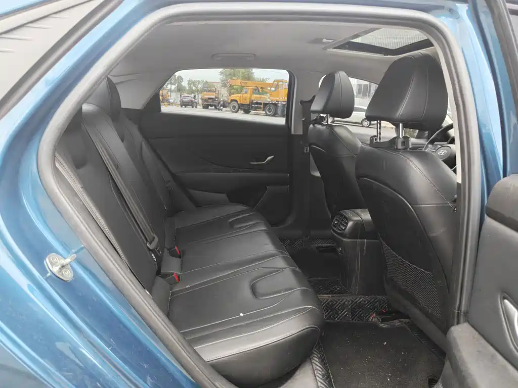 Hyundai Elantra — миниатюра 5