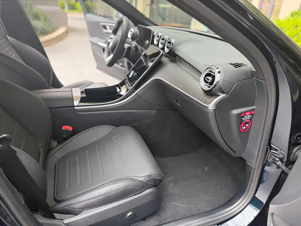 Mercedes-Benz C-Class — миниатюра 16