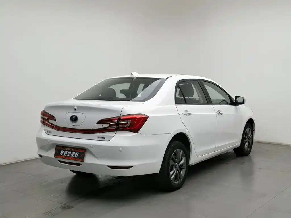 BYD Qin NEV — миниатюра 2