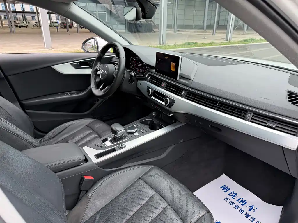 Audi A4L 2019 40 TFSI Fashion VI