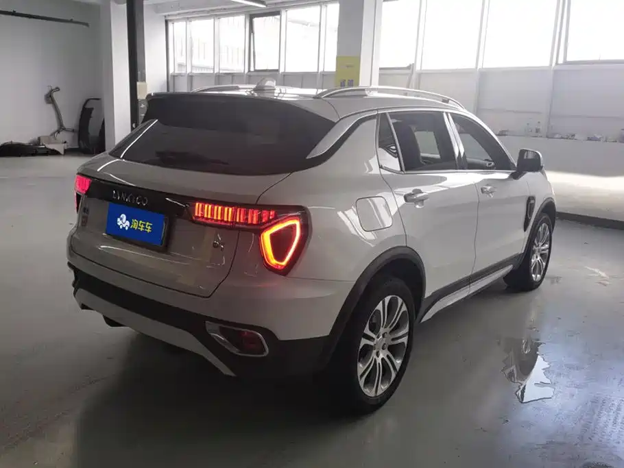 Lynk & Co 01 — миниатюра 3