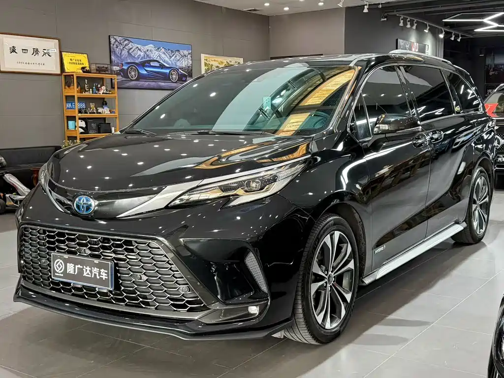 Toyota Granvia 2023