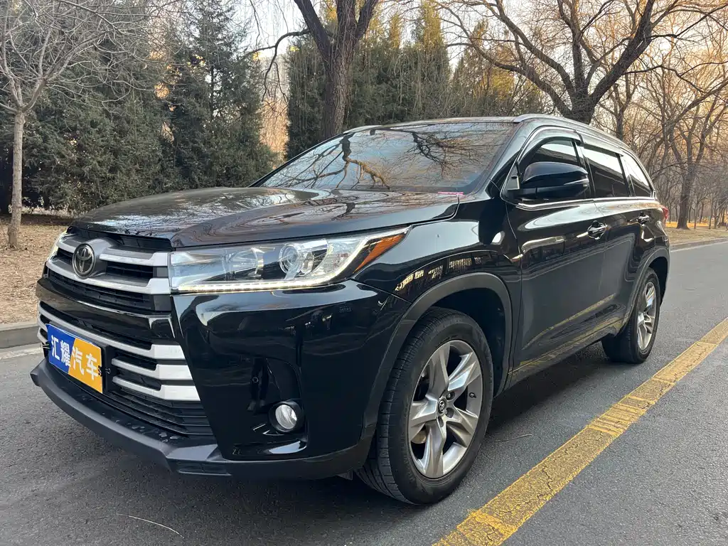 TOYOTA HIGHLANDER