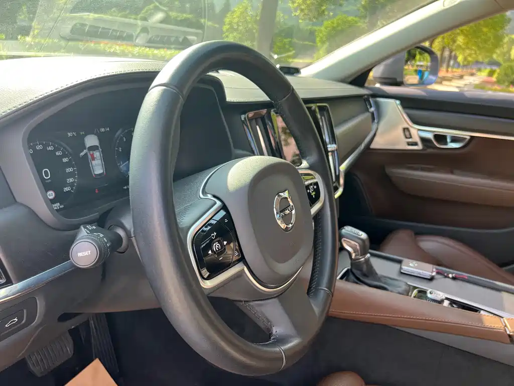 Volvo V90 — миниатюра 11