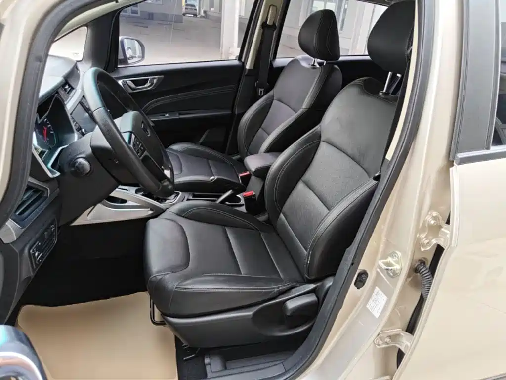 Geely Vision X3 — миниатюра 11