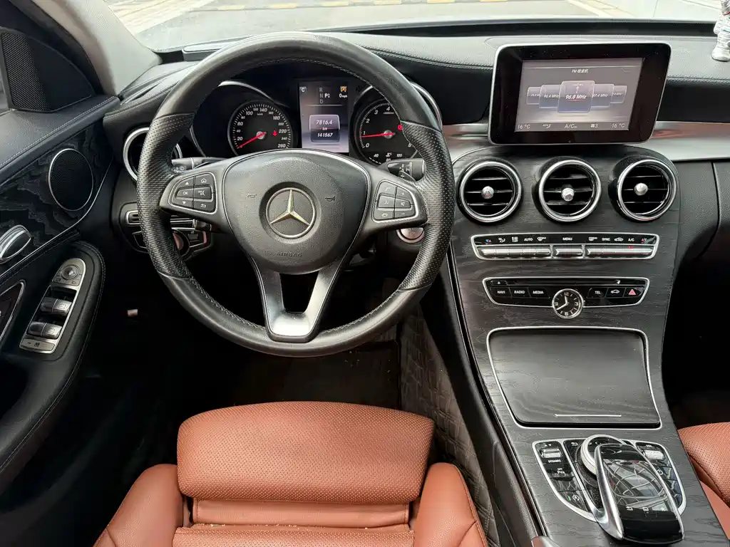 Mercedes-Benz C-Class — миниатюра 8