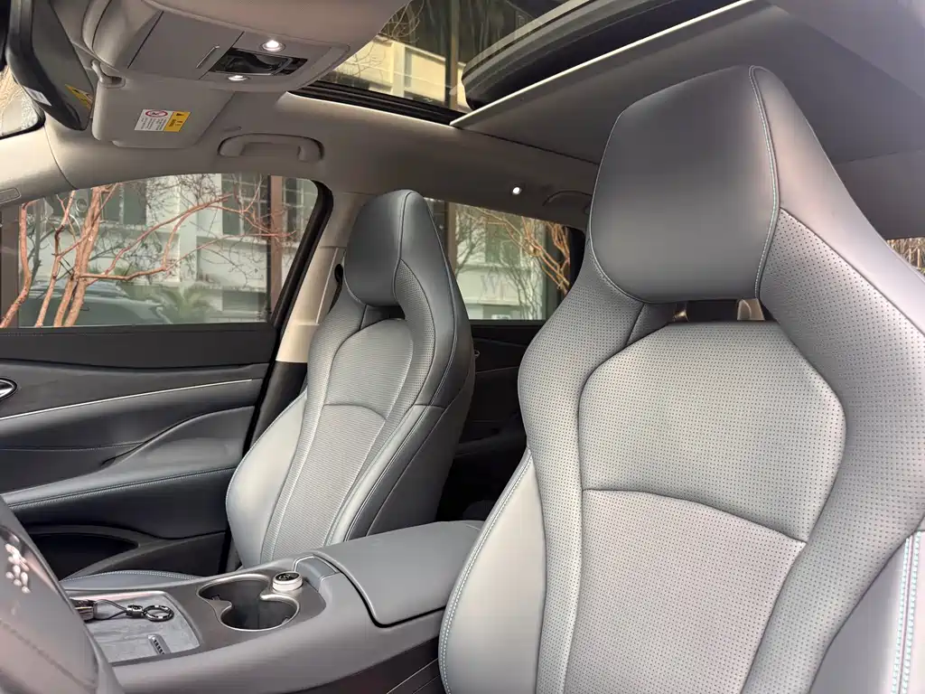 BYD SEA LION 07 DM I