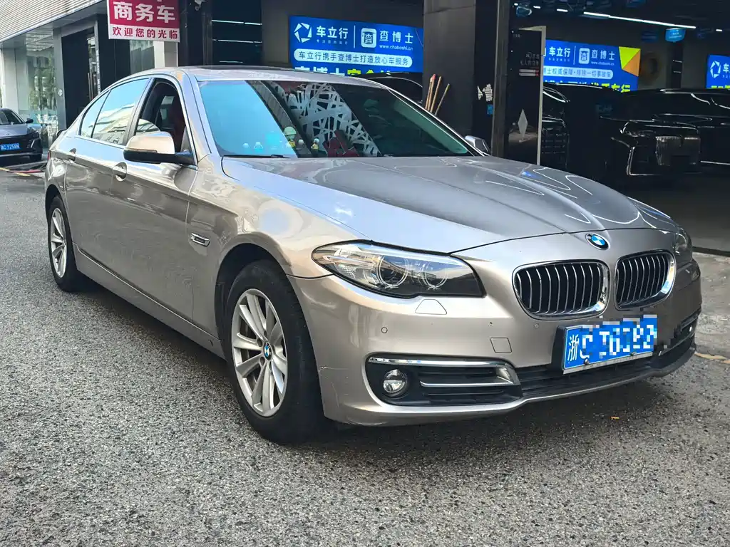 BMW 5 Series — миниатюра 2