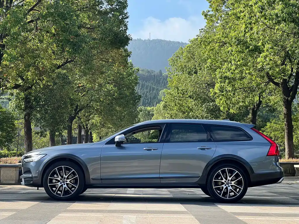 Volvo V90 — миниатюра 16